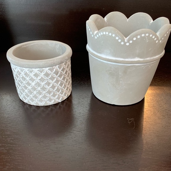 Other - 2 gray small planters